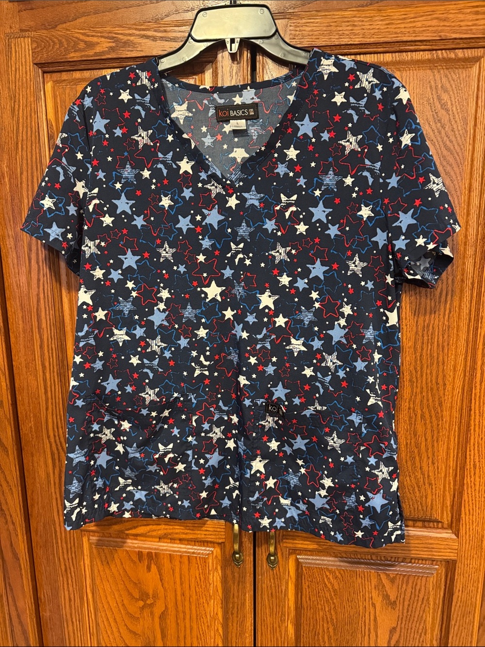 KOI Basics Navy Star Print V-Neck Scrub Top- LIKE NEW condition